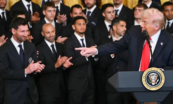 আমার ছেলে আপনার অনেক বড় ভক্ত, মেসিকে বলল ট্রাম্প